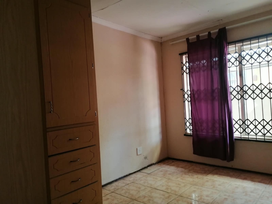 To Let 5 Bedroom Property for Rent in Tlhabane North West